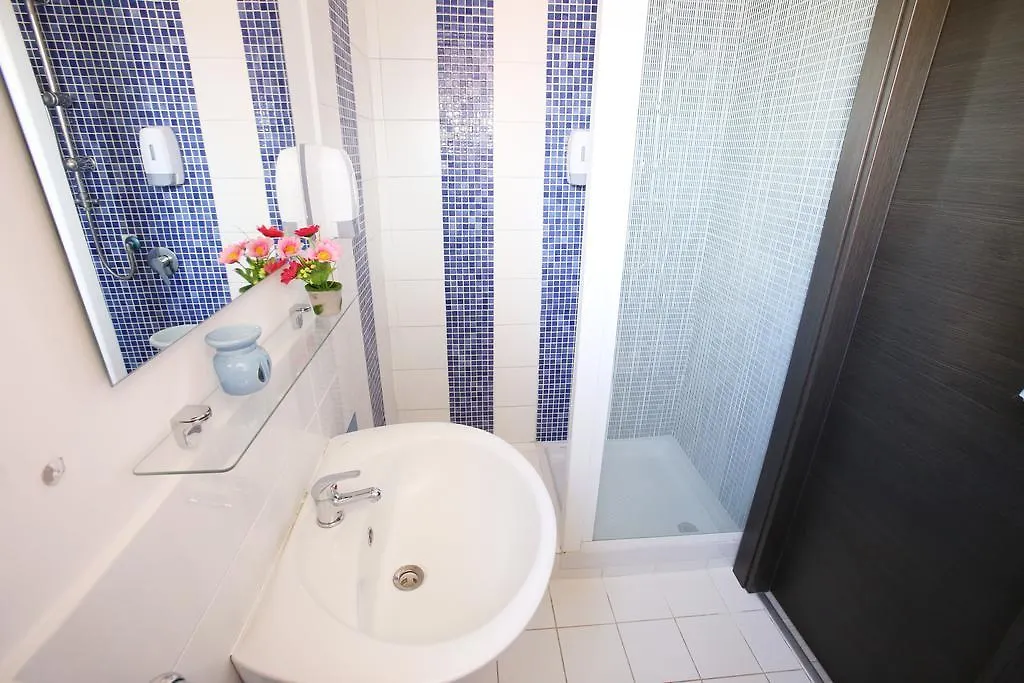 *** Guest house Iris Room Rome Italy